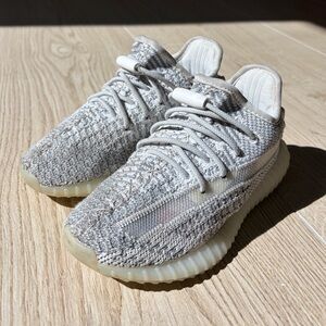 Adidas Yeezy Boost 350 v2 in White and Gray kids size 10K